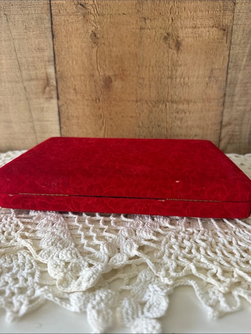 VTG red velvet jewelry box/travel case with gold-tone trim with clip on earrings